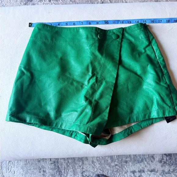 🍀 Free People Vibrant Green Skort - Picture 2 of 10